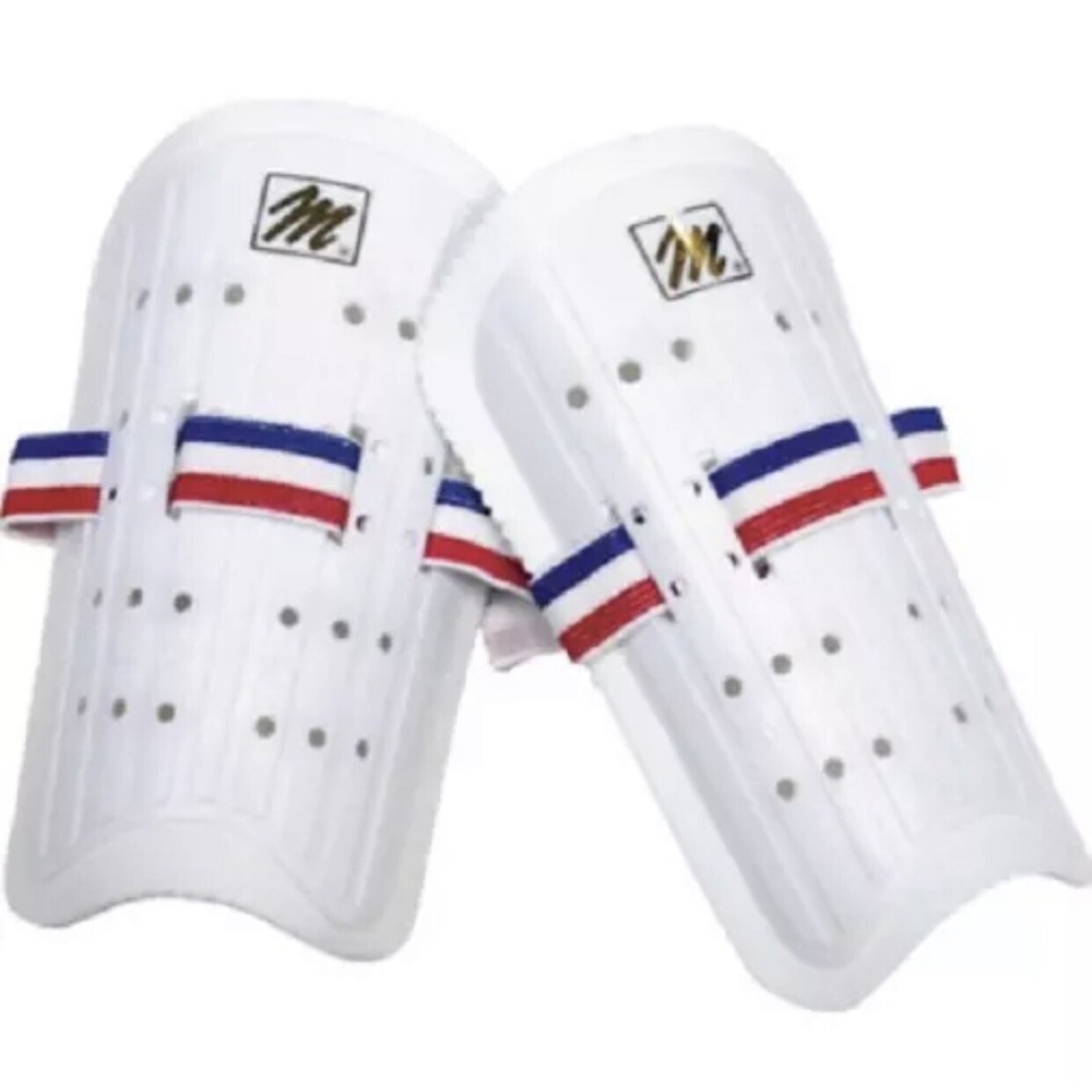 MacGregor®‎ Plastic Soccer Shin Guards - Youth 7" (ONE PAIR)